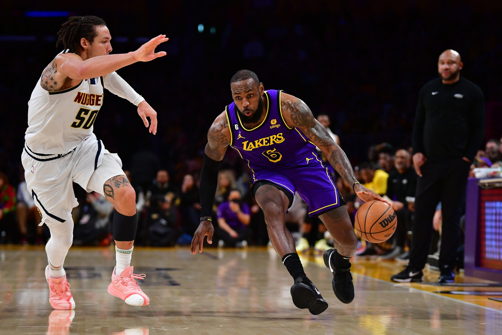 Lakers crush Memphis by 40, advance to next round