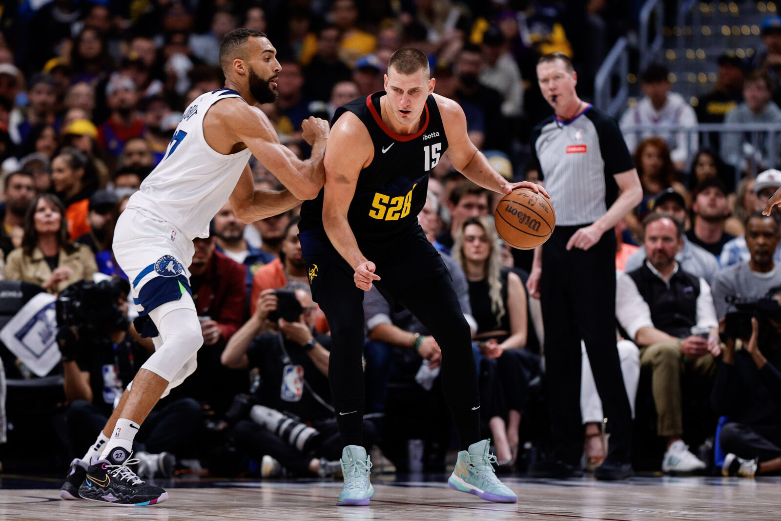 The Nuggets look to maintain their winning streak against the Timberwolves